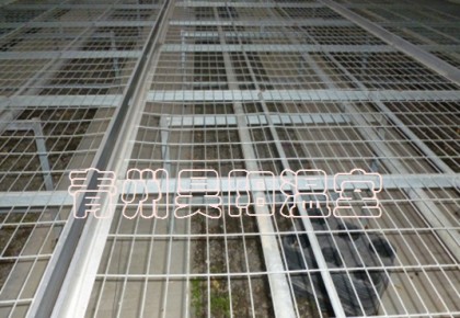 Greenhouse mobile seedbed